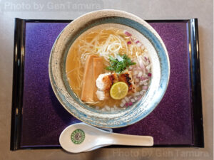 浮世離れの麺ドロボー　塩ラーメン　淡路島　兵庫県